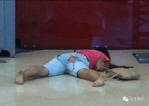 男生抱起女生视频,男生温馨抱起女生的温馨瞬间